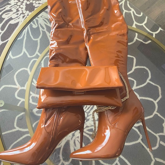 Thigh high boots with matching purse Clearance